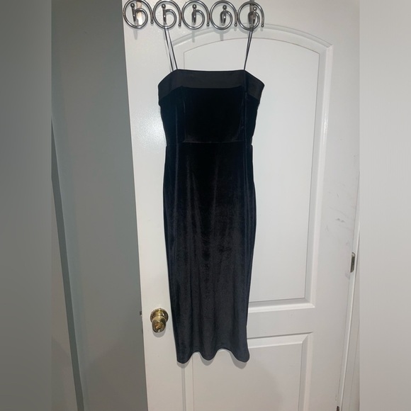 New! Amanda Uprichard x Revolve Kerry Velvet Midi Dress in Black 🖤 Small - Picture 6 of 11
